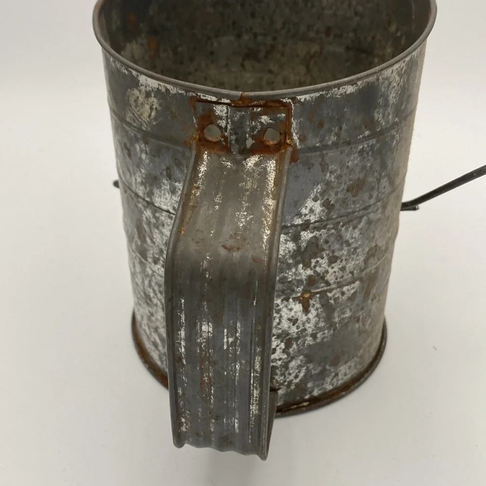VTG Brownwell 3 cup tin crank flour sifter rustic farmhouse kitchen decor patina